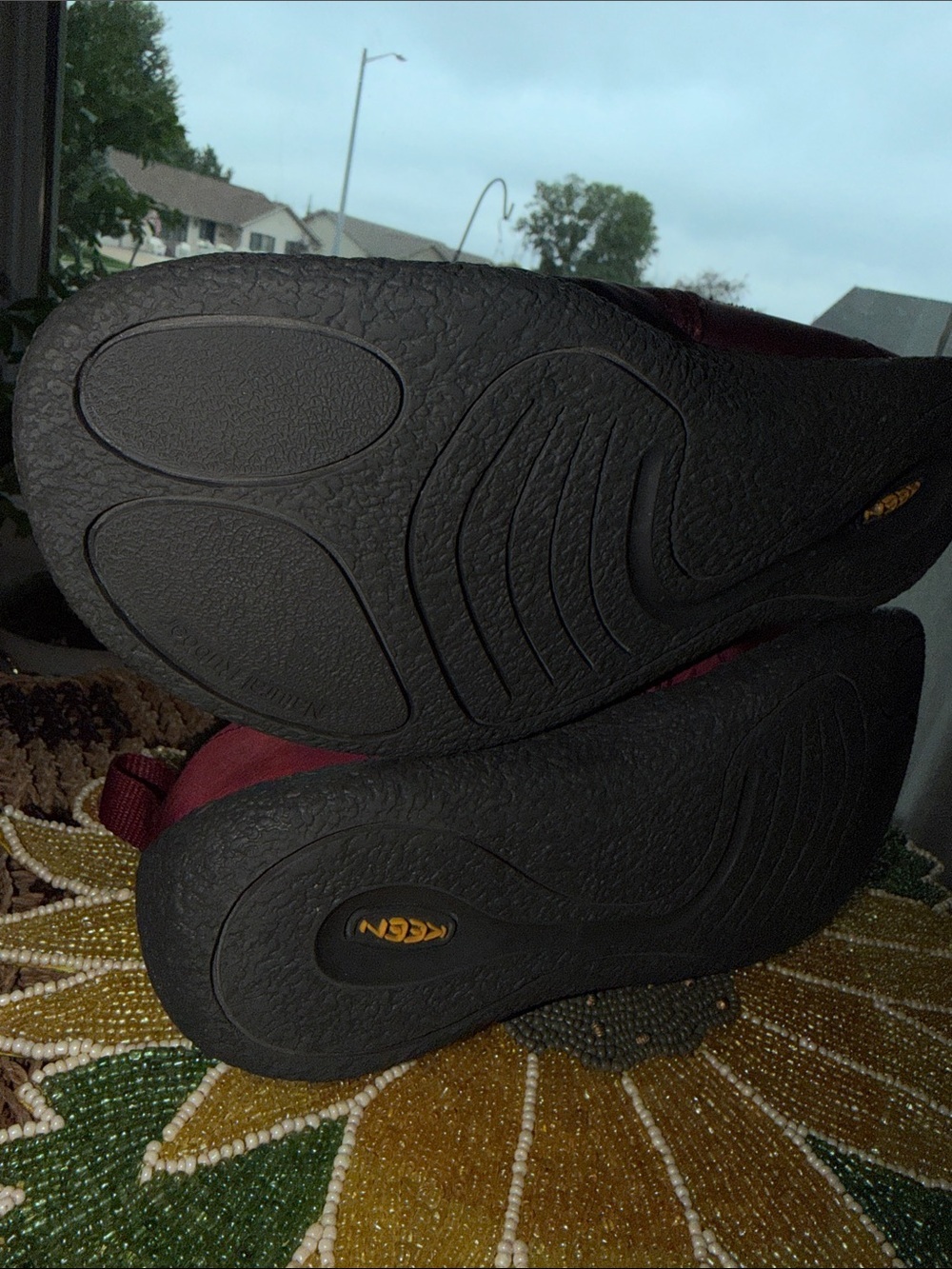 KEEN Women’s Quilted Slip-On in Burgundy Red - Picture 8 of 10